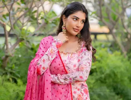 ఫోటోలు : నటి సురేఖా వాణి కూతురు సుప్రీత