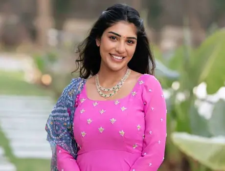 ఫోటోలు : నటి సురేఖా వాణి కూతురు సుప్రీత