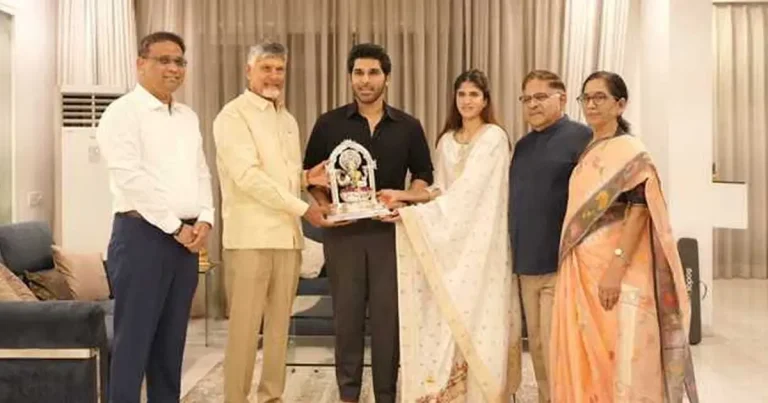 ఫోటోలు : నూతన వధూవరులు అల్లు శిరీష్, నయనికలను ఆశీర్వదించేందుకు అల్లు అరవింద్ ఇంటికి వెళ్లిన చంద్రబాబు
