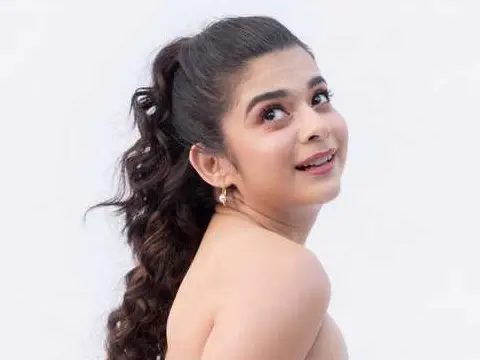 ఫోటోలు : గ్లామరస్ మిథిలా పాల్కర్