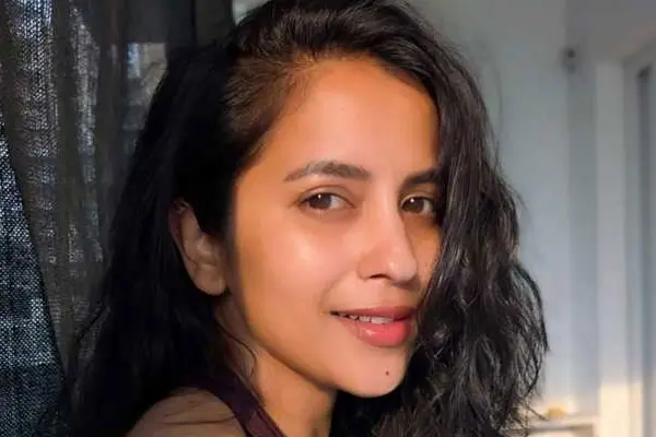 కొత్త ఫోటోలు : కోమలీ ప్రసాద్