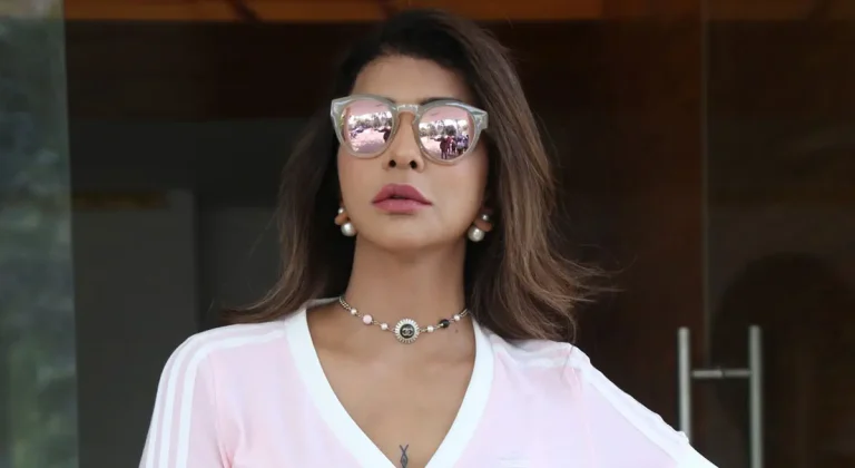 ‘పుష్ప’  ఫేమస్‌  డైలాగ్‌ ఫస్ట్ నేనే చెప్పా – మంచు లక్ష్మి