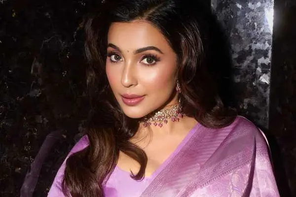 కొత్త ఫోటోలు : పార్వతి నాయర్