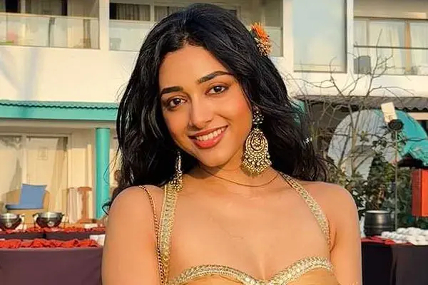 కొత్త ఫోటోలు : ప్రీతి ముఖుందన్