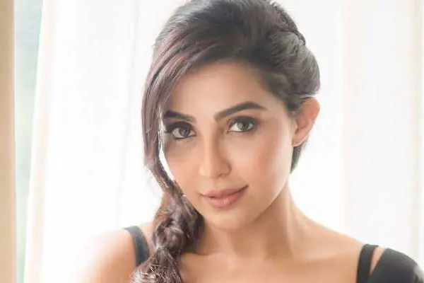 గ్లామరస్ పిక్స్ : పార్వతి నాయర్