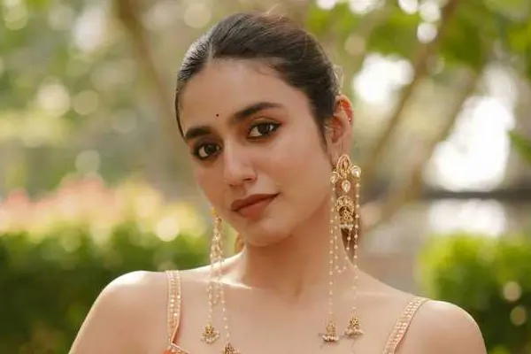 ఫోటోలు: ప్రియా ప్రకాష్ వారియర్