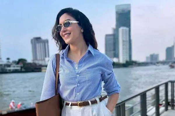 కొత్త ఫోటోలు : రీతు వర్మ