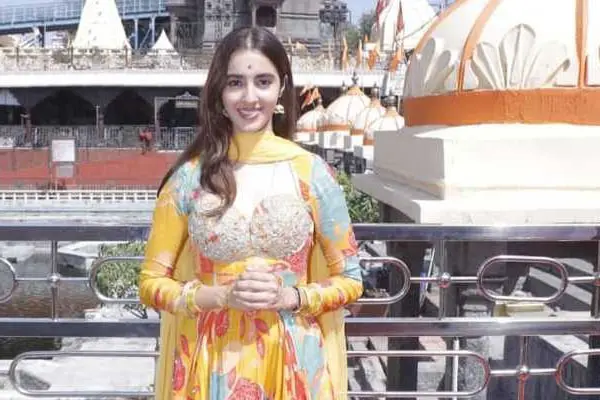 కొత్త ఫోటోలు : సిమ్రత్ కౌర్