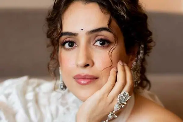 ఫోటోలు : సాన్య మల్హోత్రా