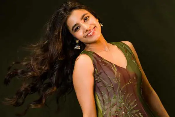 న్యూ ఫొటోస్ : శివాని నగరం