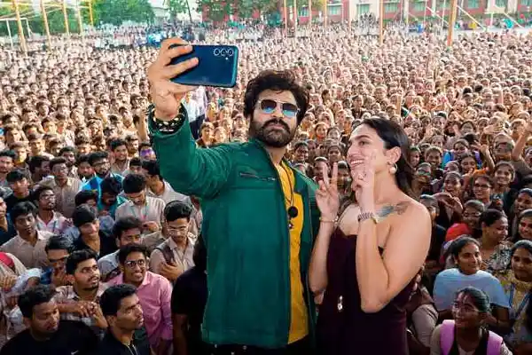 ఫోటోలు: శర్వానంద్ మరియు మాళవిక నాయర్ బైకర్ ప్రమోషన్స్‌లో