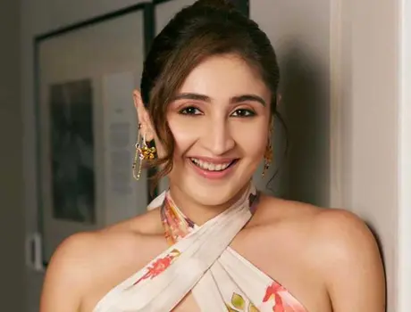 కొత్త ఫోటోలు : ధ్వని భానుశాలి
