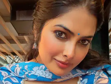 కొత్త ఫోటోలు : దివి వాద్థ్యా