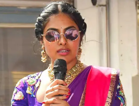 కొత్త ఫోటోలు : దివి వాద్థ్యా