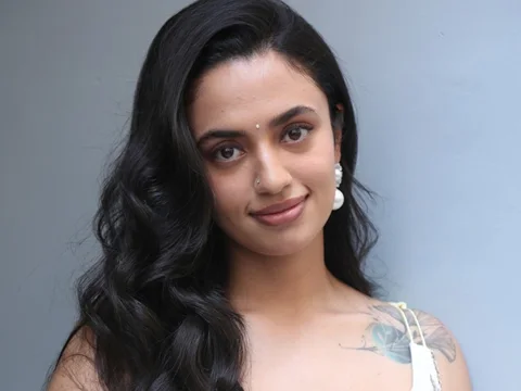 ఫోటోలు : మాల్విక నాయర్