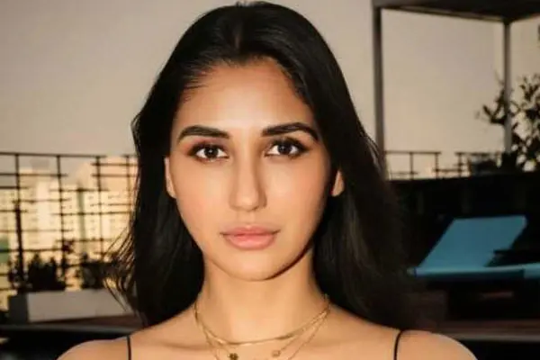ఫోటోలు : గ్లామరస్ నికితా దత్తా