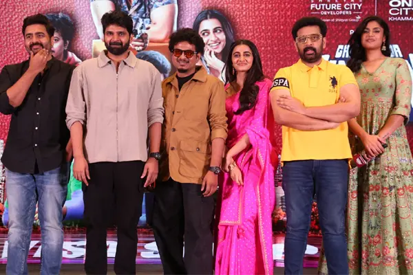 ఫోటోలు : గాయ పడ్డ సింహం మూవీ ప్రీ రిలీజ్ ఈవెంట్