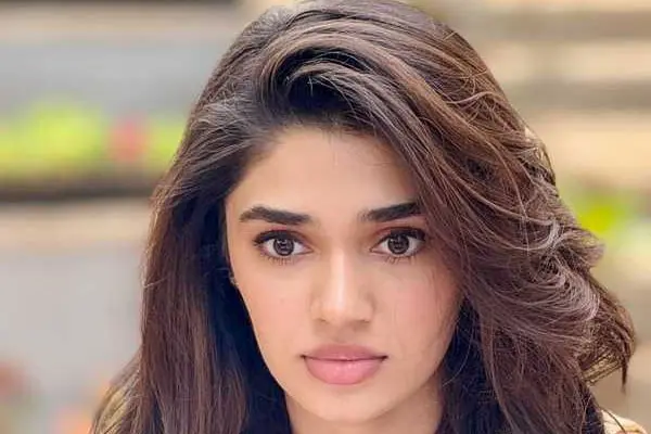 కొత్త ఫోటోలు : కృతి శెట్టి