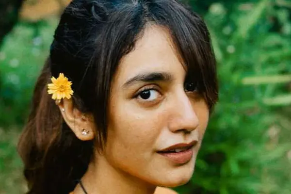 కొత్త ఫోటోలు : ప్రియా ప్రకాష్ వారియర్