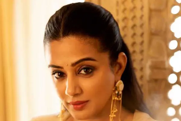 ఫోటోలు : ప్రియమణి