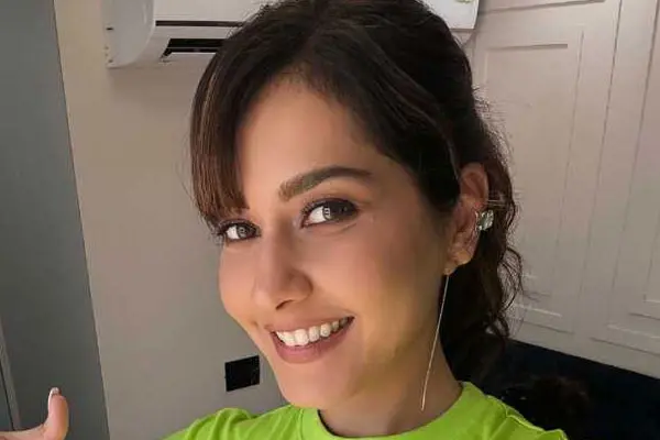 కొత్త ఫోటోలు : రాశి ఖన్నా