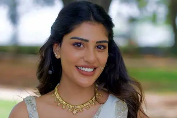 ఫోటోలు : నటి సురేఖా వాణి కూతురు సుప్రీత