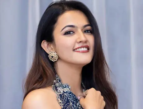 కొత్త ఫోటోలు : అపర్ణ దాస్