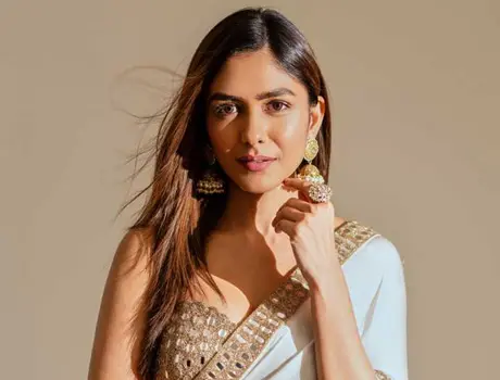 కొత్త ఫోటోలు : మృణాల్ ఠాకూర్