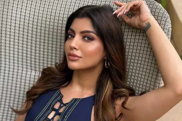 కొత్త ఫోటోలు : ఆకాంక్ష పూరి