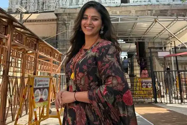 కొత్త ఫోటోలు : అంజలి