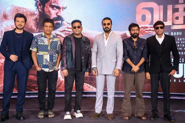 ఫోటోలు : ‘పెద్ది’ చెన్నై ప్రమోషన్స్‌లో టీమ్ సందడి