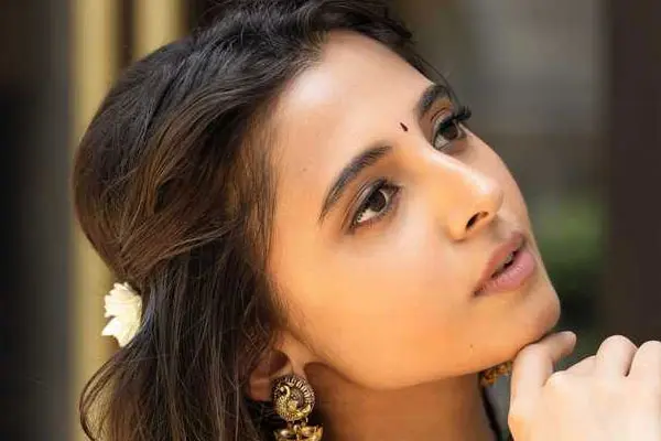 ఫోటోలు : లవ్లీ ప్రీతి అస్రానీ