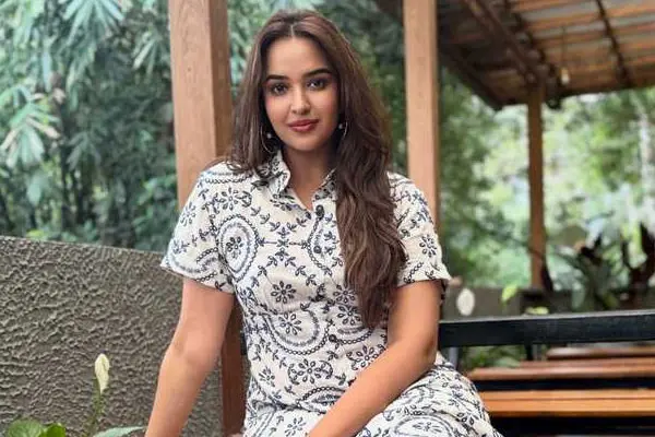 ఫోటోలు : పూజిత పొన్నాడ