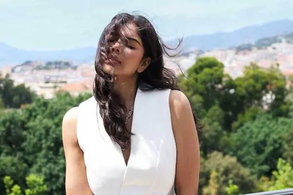 కొత్త ఫోటోలు : కళ్యాణి ప్రియదర్శన్