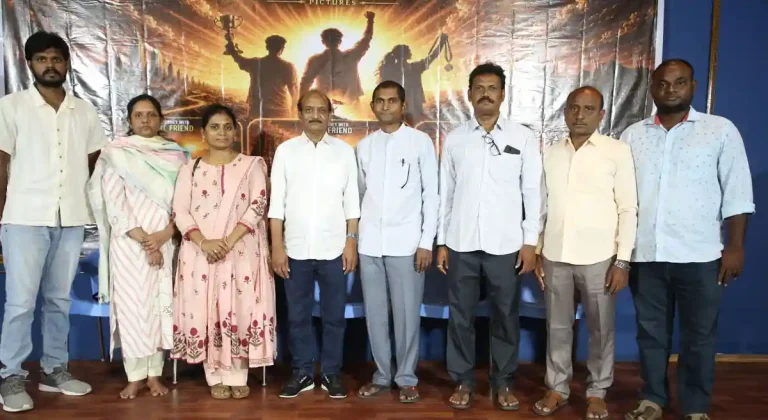 శ్రీ అమ్మ భగవాన్ బోధనలతో “ఏదైనా సాధ్యమే” చిత్ర టైటిల్ ఆవిష్కరణ