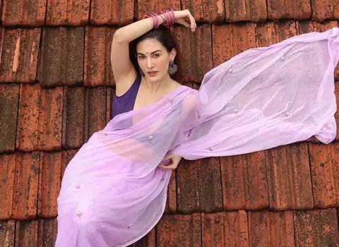 ఫోటోలు : అమైరా దస్తూర్