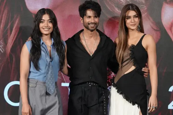 ఫోటోలు : ‘కాక్‌టేల్ 2’ ట్రైలర్ లాంచ్‌లో సందడి చేసిన షాహిద్, రష్మిక మందన్న, క్రితి సనన్