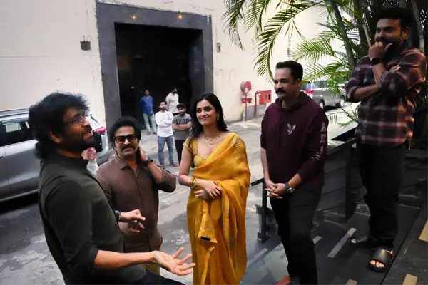 ఫోటోలు : కింగ్ నాగ్ తో లెనిన్ టీం ముచ్చట్లు