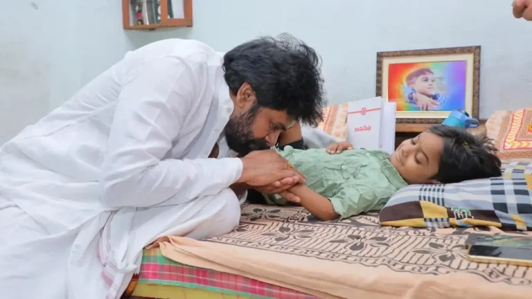 ప్రాణాపాయ స్థితిలోనూ ఆ చిన్నారి ధైర్యం ఎంతో గొప్పది: అభిమానిని కలిసి చలించిపోయిన పవన్