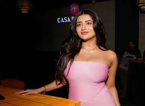 ఫోటోలు : రాశి సింగ్