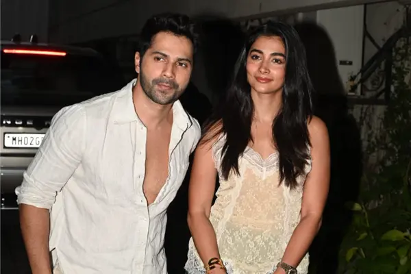 ఫొటోస్ : అంధేరిలో వరుణ్ ధావన్ మరియు పూజా హెగ్డే
