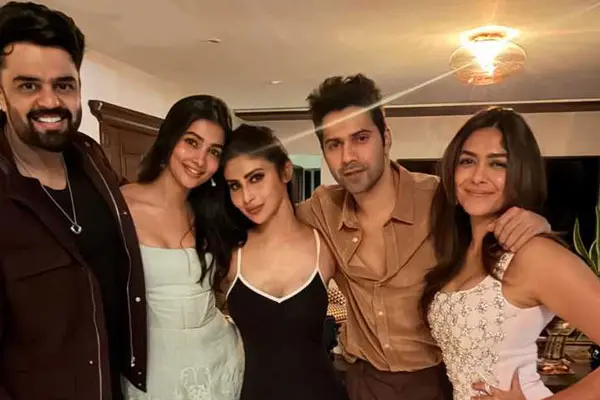 ఫోటోలు : HJTIHH సెట్స్ నుండి మృణాల్ ఠాకూర్, పూజా హెగ్డే మరియు వరుణ్‌లతో మౌని రాయ్