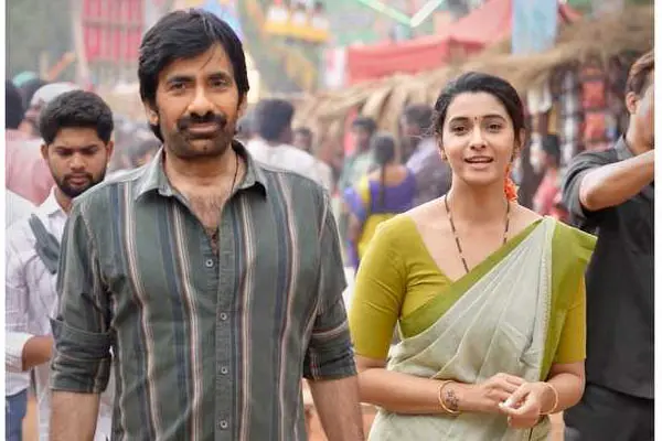 వర్కింగ్ స్టిల్స్: ఇరుముడి (రవితేజ, ప్రియా భవానీ శంకర్)