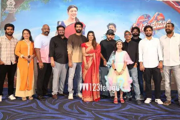 ఫోటోలు: ‘ఓ సుకుమారి’ సినిమా టీజర్ ఆవిష్కరణ