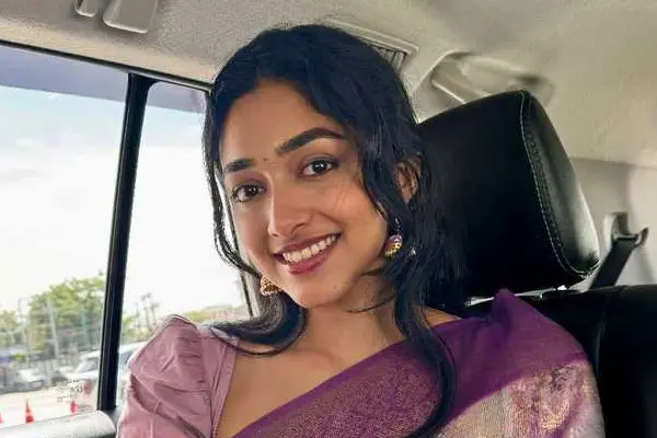 కొత్త ఫోటోలు : ప్రీతి ముఖుందన్
