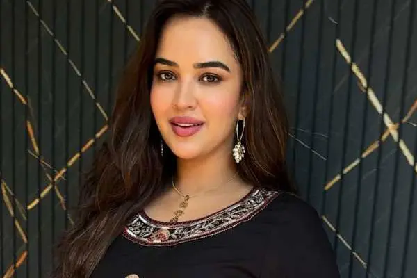 ఫోటోలు : పూజిత పొన్నాడ