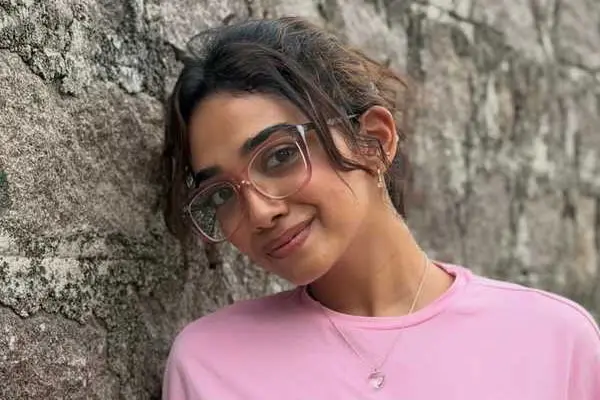 కొత్త ఫోటోలు : సాన్వీ మేఘన