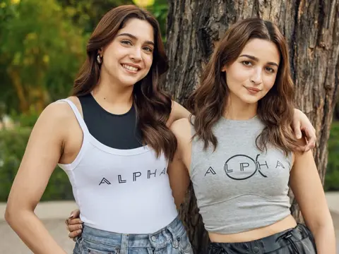 ఫోటోలు : జైపూర్ ఆల్ఫా ప్రమోషన్స్ లో ఆలియా భట్, శర్వరి