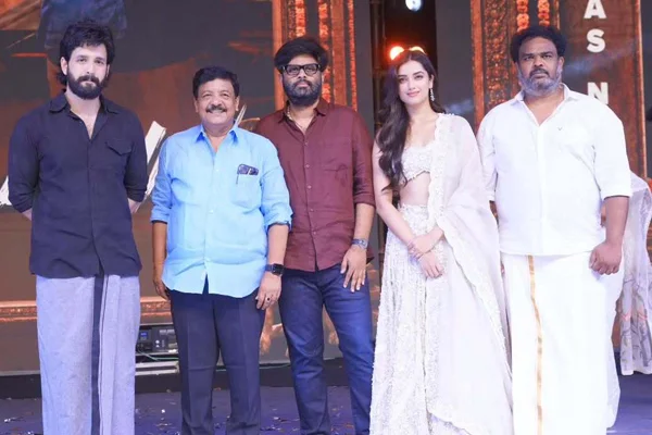ఫోటోలు: లెనిన్ సక్సెస్ మీట్