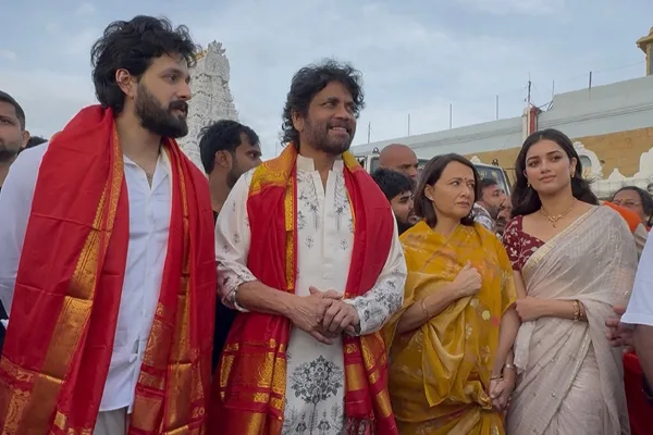 ఫోటోలు : తిరుమల శ్రీవారి సేవలో నాగార్జున, అఖిల్, భాగ్యశ్రీ బోర్సె
